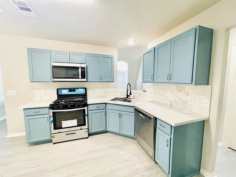 1719 Park Forest Dr — Photo 13