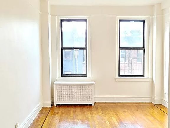 3rd image of 30 W 90th St APT 5E