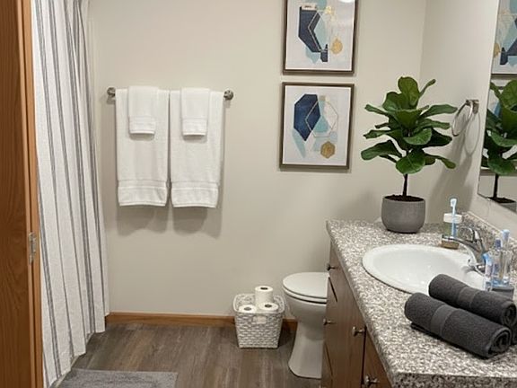 5th image of 822 Kennedy St #215