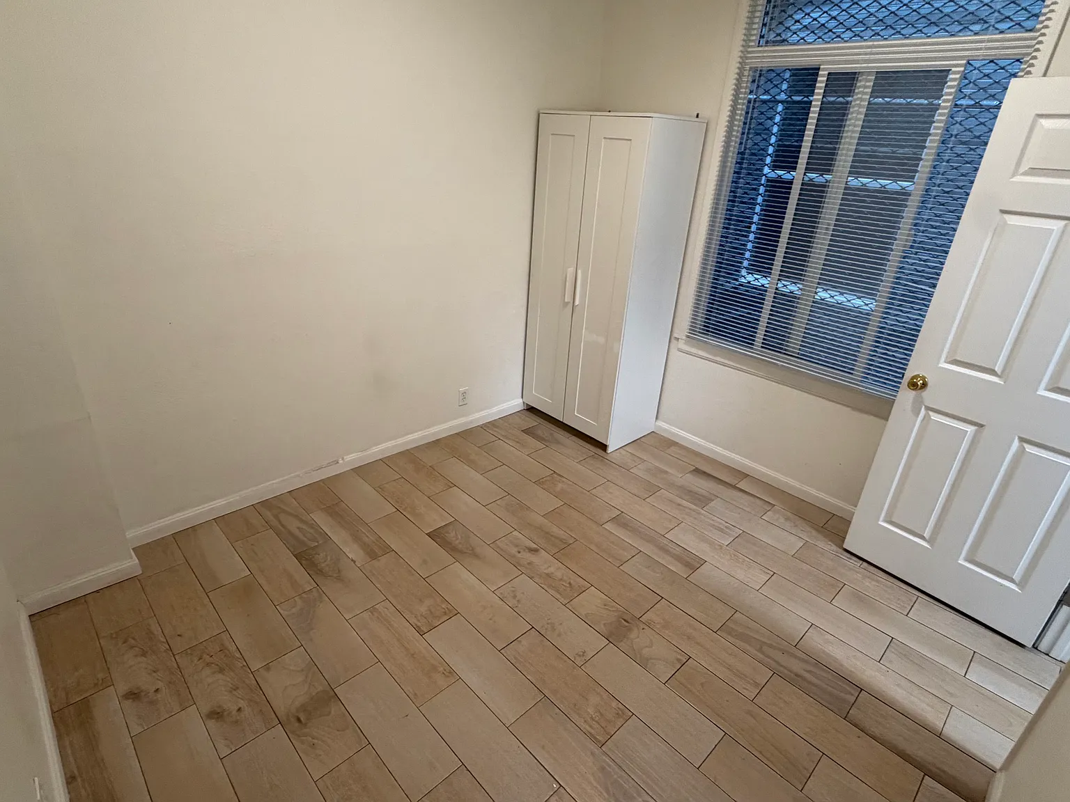 1 bed, $2,300 — Photo 4