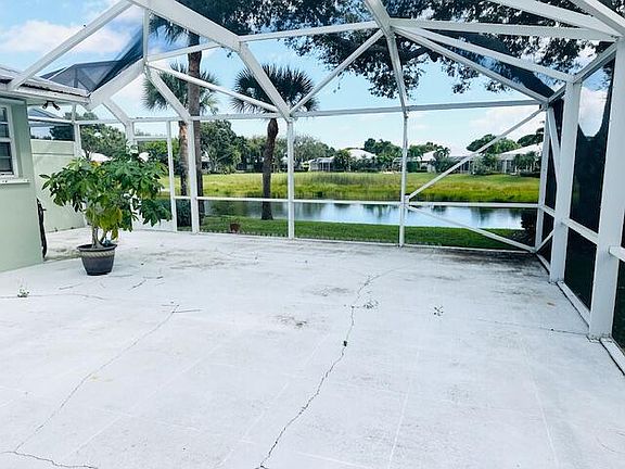 2nd image of 1787 SW Waterfall Boulevard