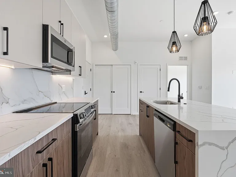 209 New St #6B — Photo 6