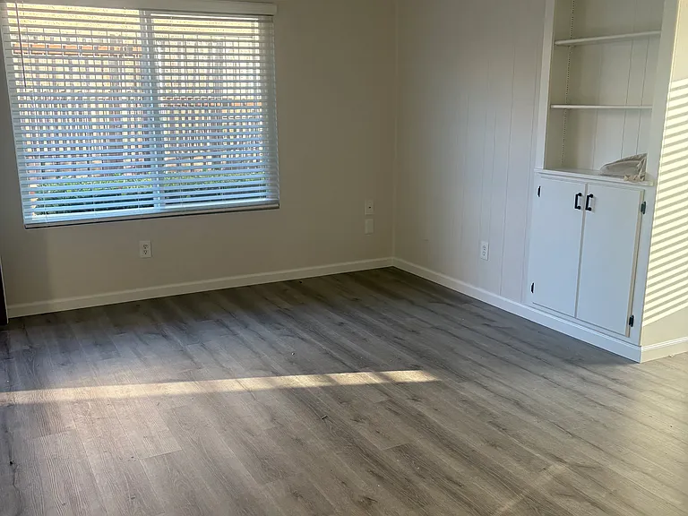 4361 Winona Ave #1 — Photo 21