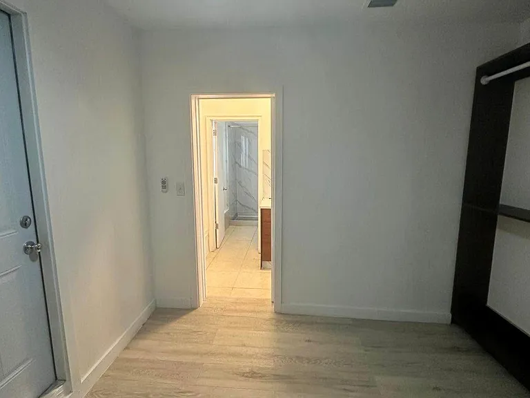 846 McIntosh St #B — Photo 8