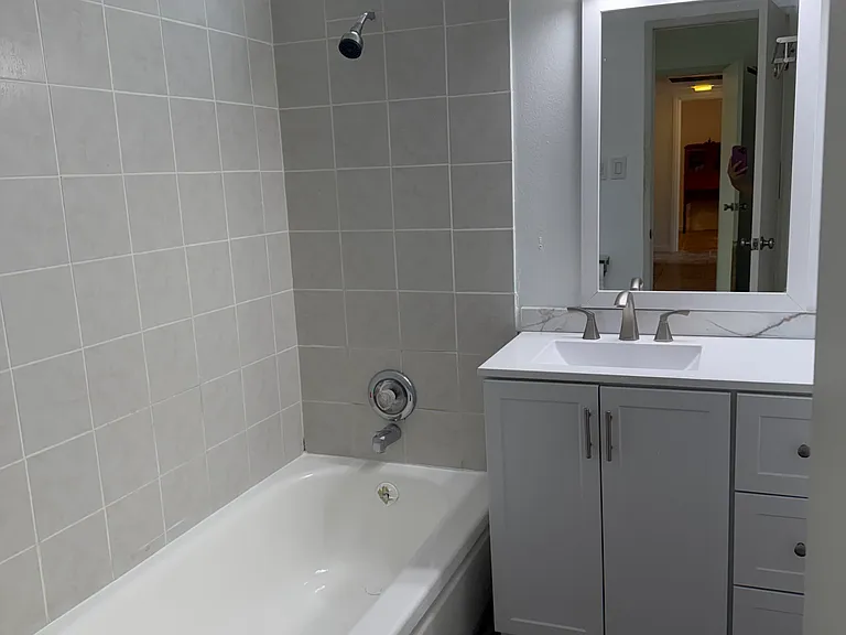 1402 Meadowbrook Rd — Photo 3