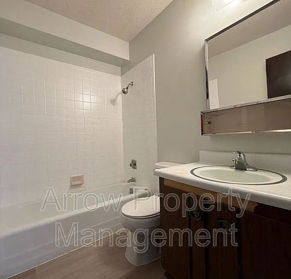 1027 A St #1 — Photo 9
