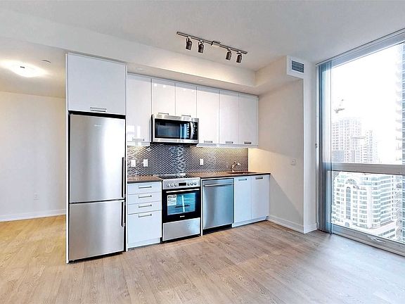 3rd image of 99 John St #2507