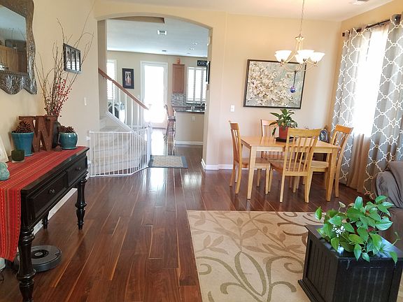 Living room dining room