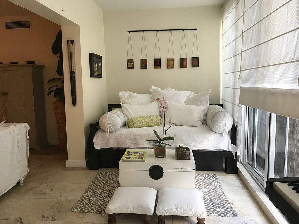 1st image of 260 Sunrise Dr APT B