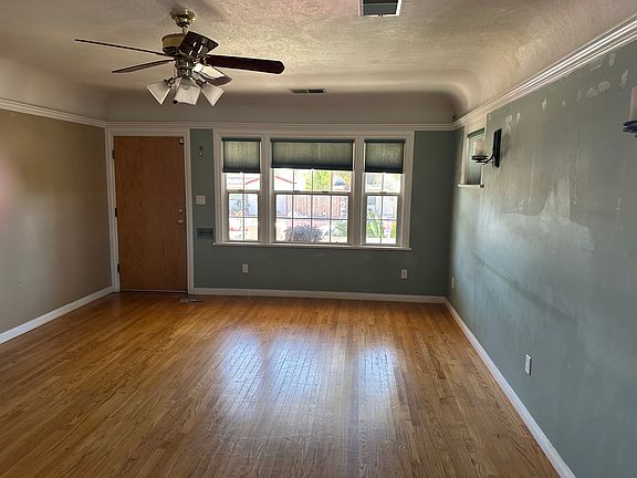 3rd image of 3746 Dwight St