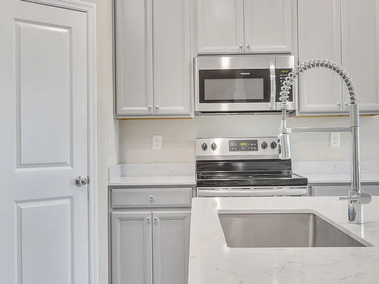 133 Appleton Ct — Photo 8