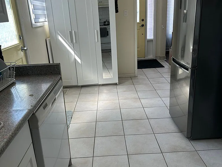 86 Earnscliffe Cir — Photo 7