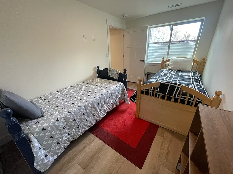 2233 Jefferson Ave #4 — Photo 17