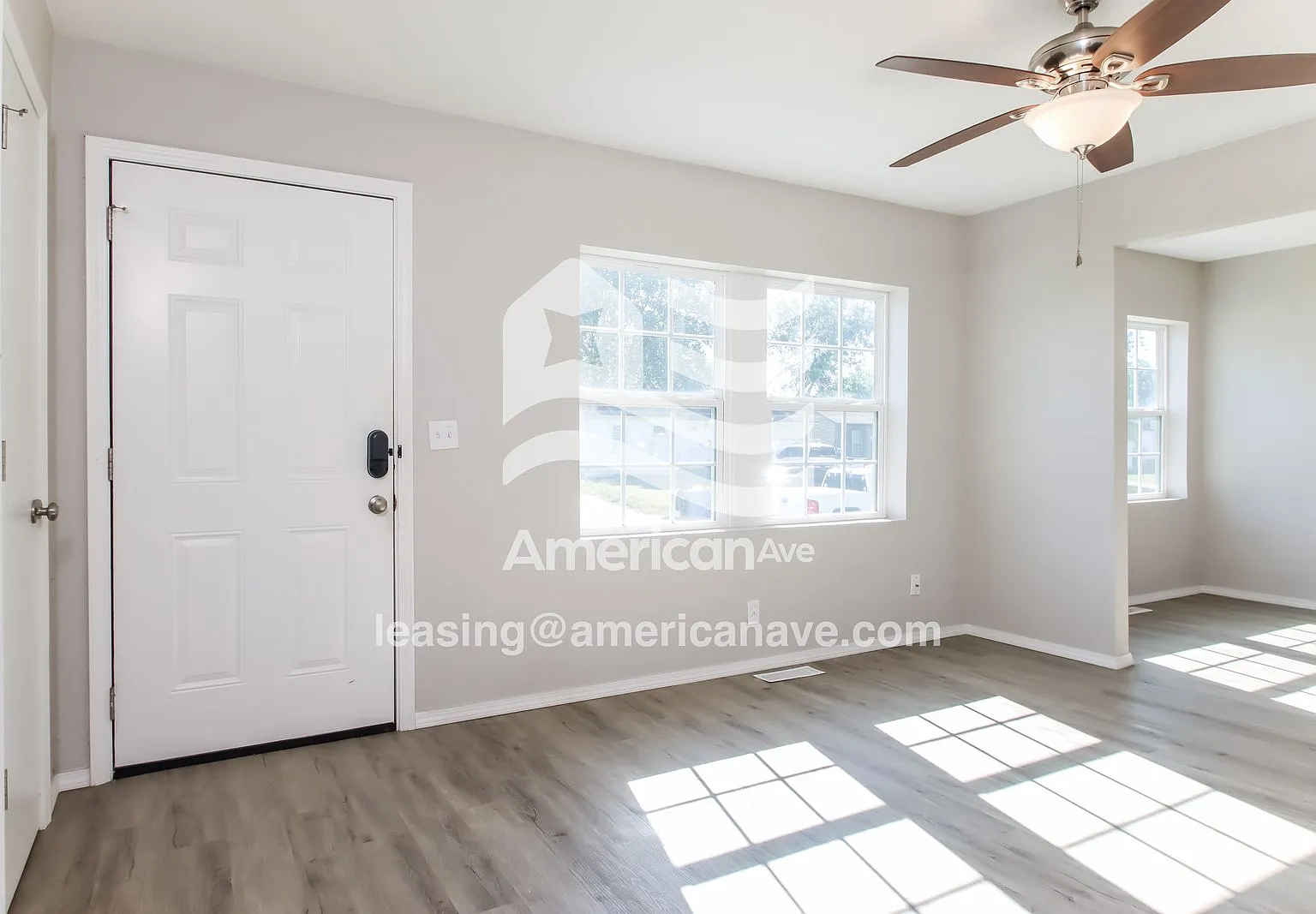 3 bed, 1.0 bath, 888 sqft, $1,250 — Photo 3