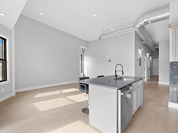 4th image of 152 Van Reipen Ave #3