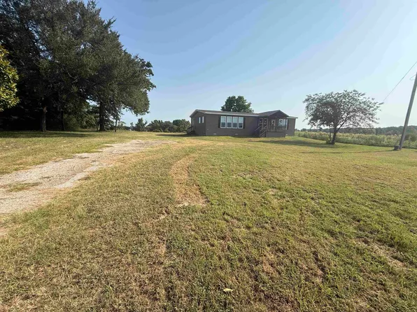 3106 Chipmunk Rd, Gilmer, TX 75644