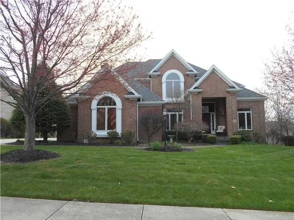 2531 Minton Dr, Coraopolis, PA 15108