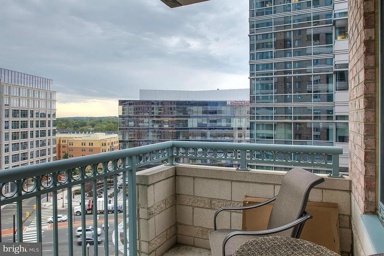 2 bed, 1188 sqft, $3,537 — Photo 4