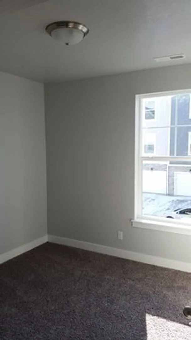 Condo For Rent In Lehi! 3 Bed/2 Bath — Photo 2