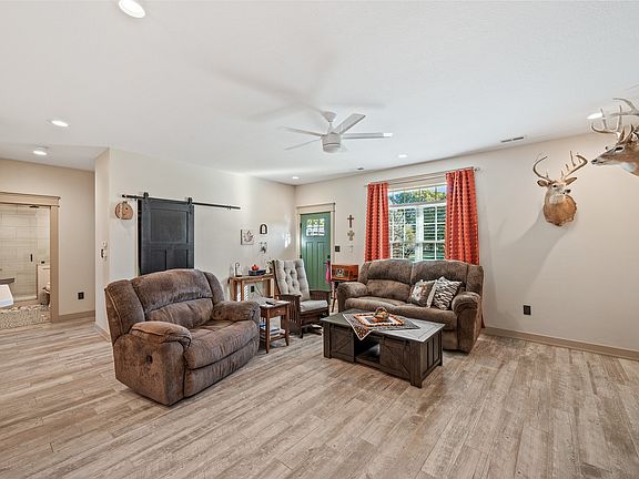 5th image of 603 5th St