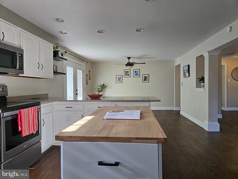 3300 Mount Airy Ct — Photo 7