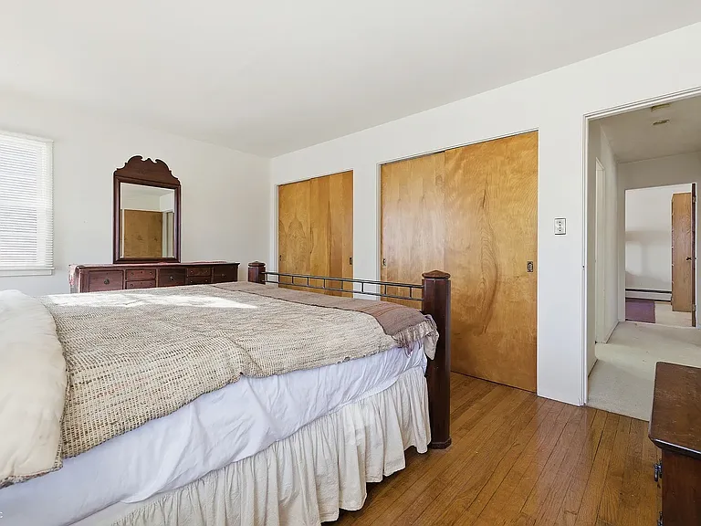 1st bedroom