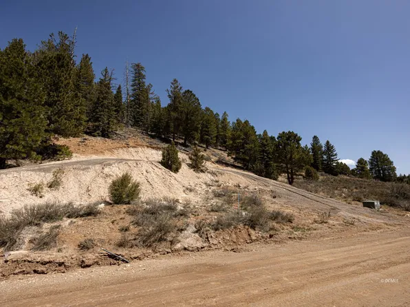 960 N Harris Spring Rd, Duck Creek Village, UT 84762