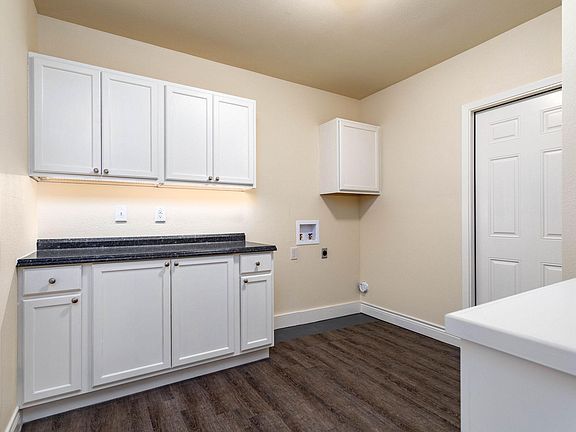 3rd image of 271 Oelkers Dr