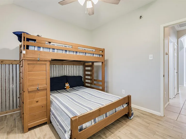 13807 Halpren Falls Cir — Photo 36