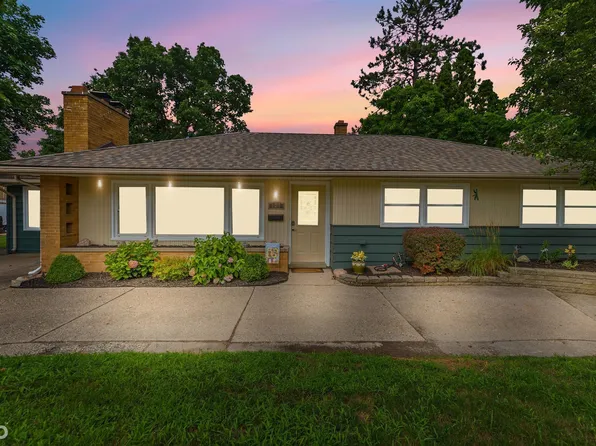 137 Rathbone St, Mount Clemens, MI 48043