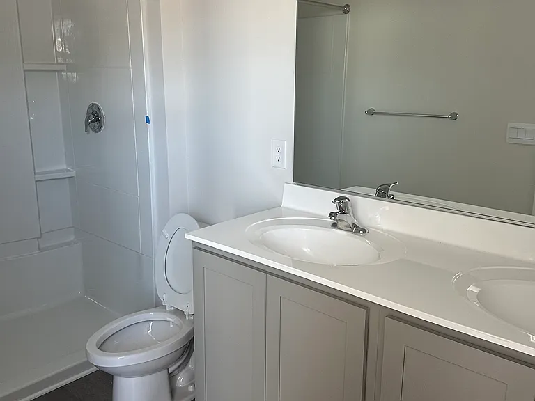 842 Derwent Ln #842 — Photo 4