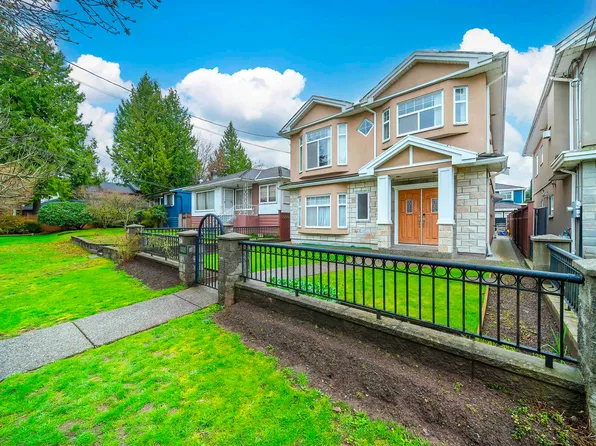 3320 E 43rd Ave, Vancouver, BC V5R 3A1