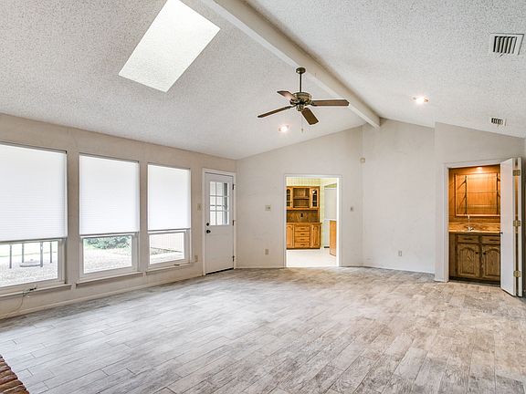 4_901-redondo-cir-plano-tx-High-Res-5.jpg