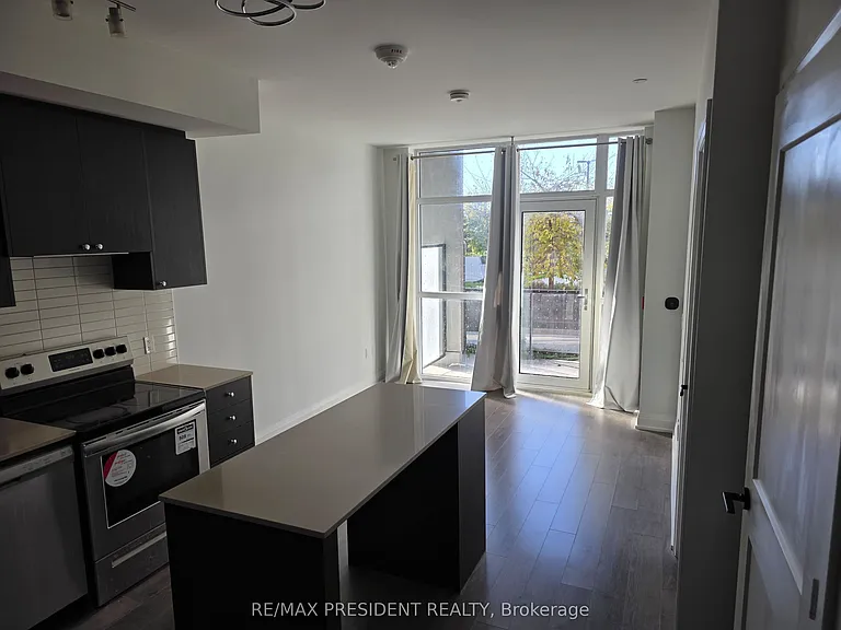 60 George Butchart Dr #112 — Photo 10