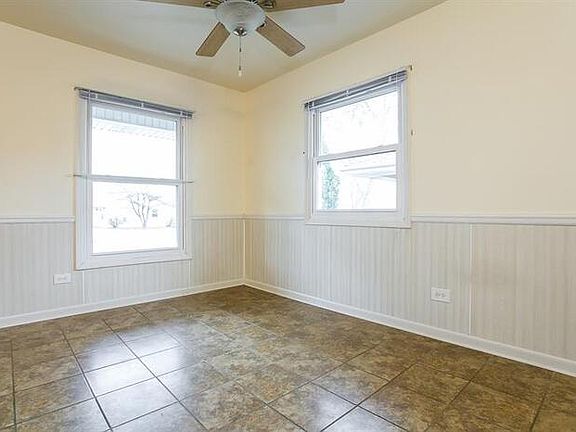 4th image of 16743 92nd Ave