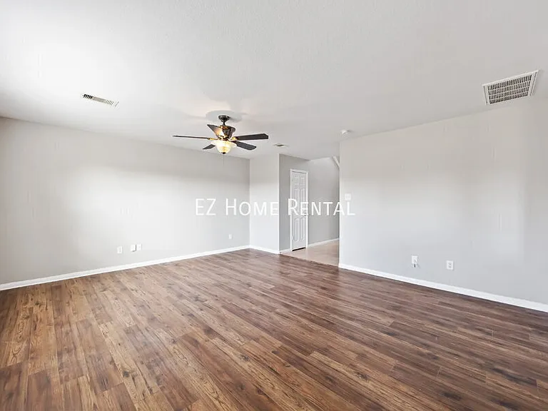 16267 Silver Wing Ln — Photo 3