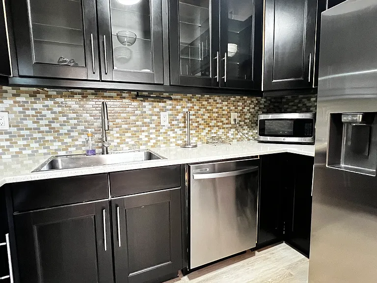 7502 Lakeside Blvd — Photo 3