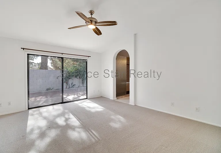 179 W Knox Rd — Photo 8