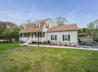 18 Farm St, Upton, MA 01568