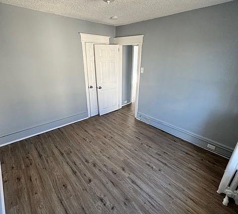 3rd image of 1830 E Riverside Dr