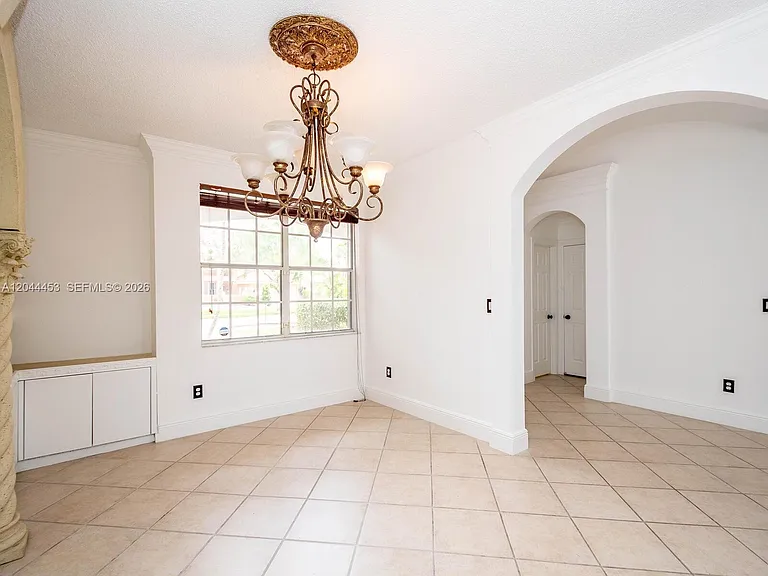 351 SW 184th Ter — Photo 14