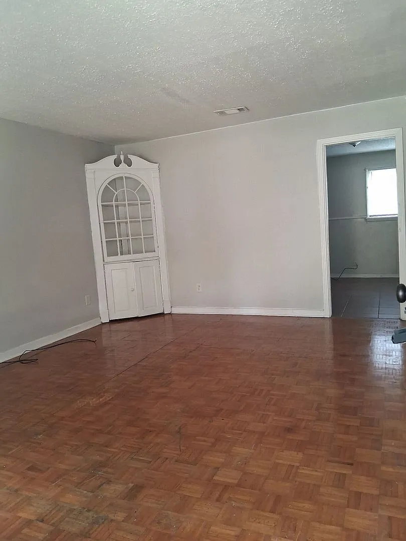 4Bedroom, 2Bath Home — Photo 2
