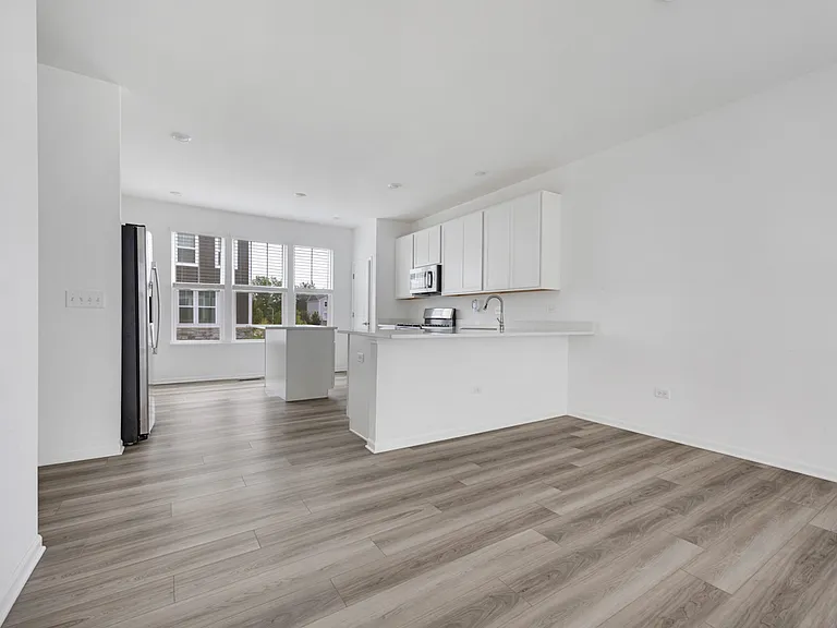 553 Wolverine Dr — Photo 7