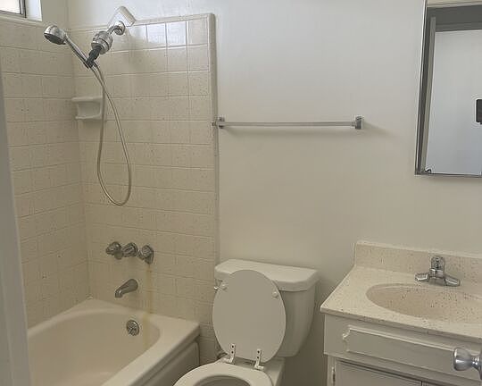 5th image of 3686 S Centinela Ave APT 6