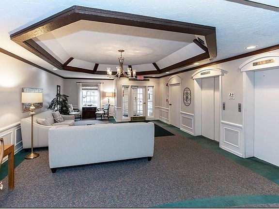 3rd image of 1931 King James Pkwy APT 320