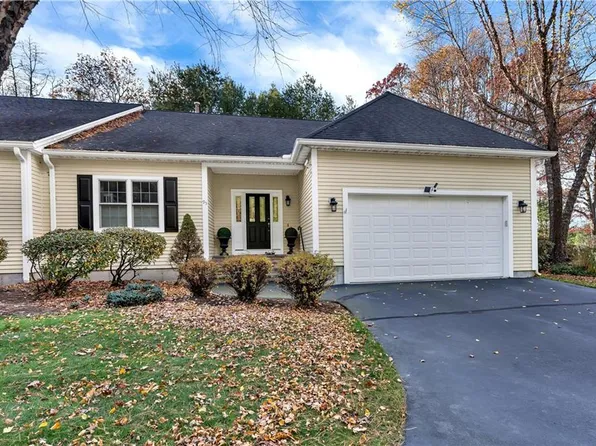 95 Crickett Cir, East Greenwich, RI 02818