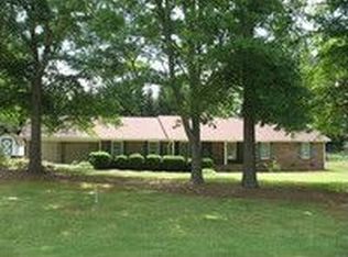 245 Gilmer St, Lavonia, GA 30553