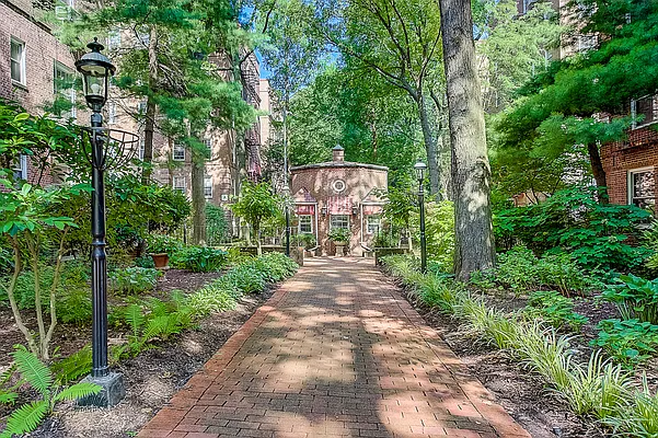 Sold by Keller Williams Realty Landmark II | media 26