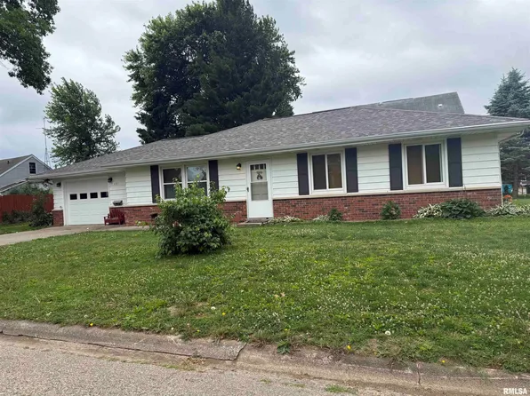 101 W Macarthur Ave, Lewistown, IL 61542