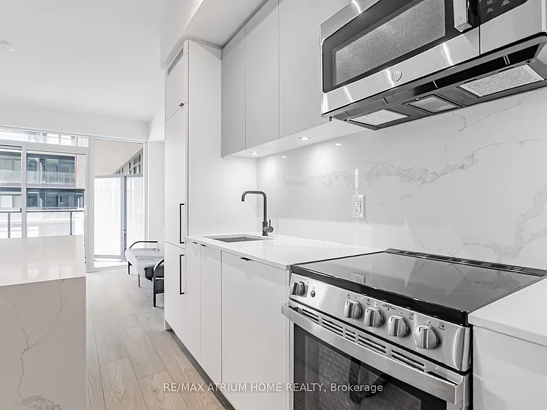 285 Dufferin St #827 — Photo 4